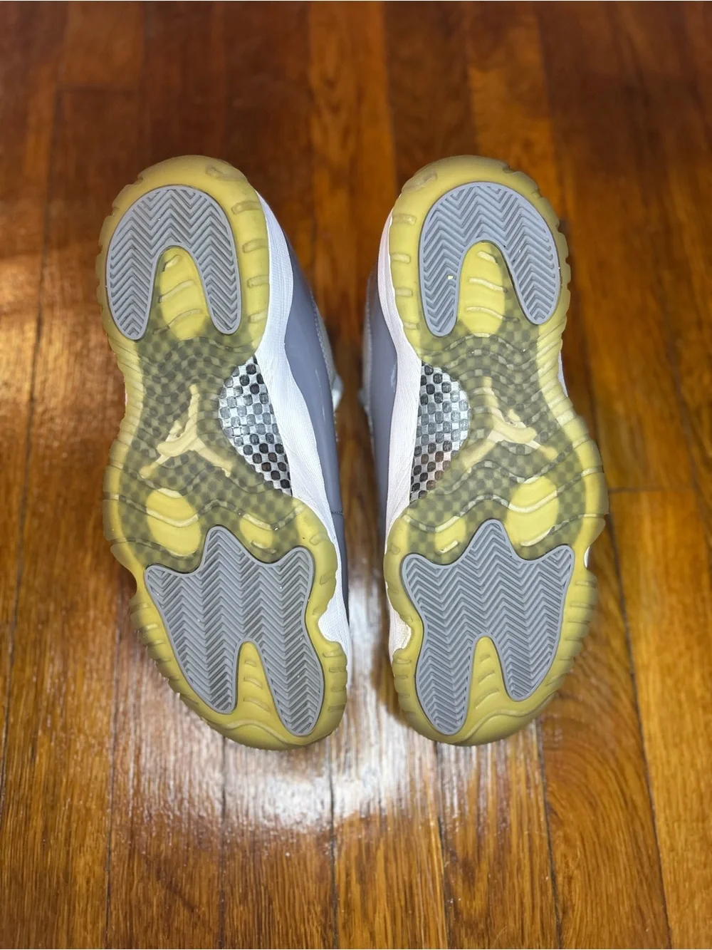 Air Jordan 11 Retro Low Cool Grey Sneakers size 9.5